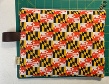Load image into Gallery viewer, Maryland Quilted Bag. Quilted bag. Tablet bag. Cosmetics bag. Handmade Quilted bag.