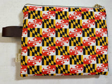 Load image into Gallery viewer, Maryland Quilted Bag. Quilted bag. Tablet bag. Cosmetics bag. Handmade Quilted bag.
